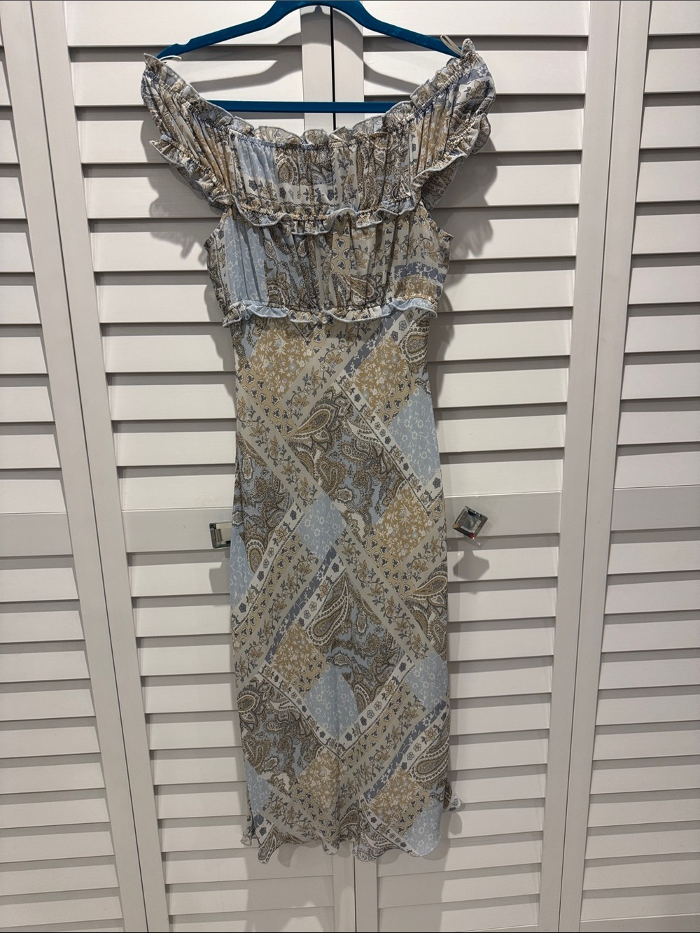Zara Off-Shoulder Slip on lined Midi Dress in Blue and Beige Patchwork - Picture 2 of 9